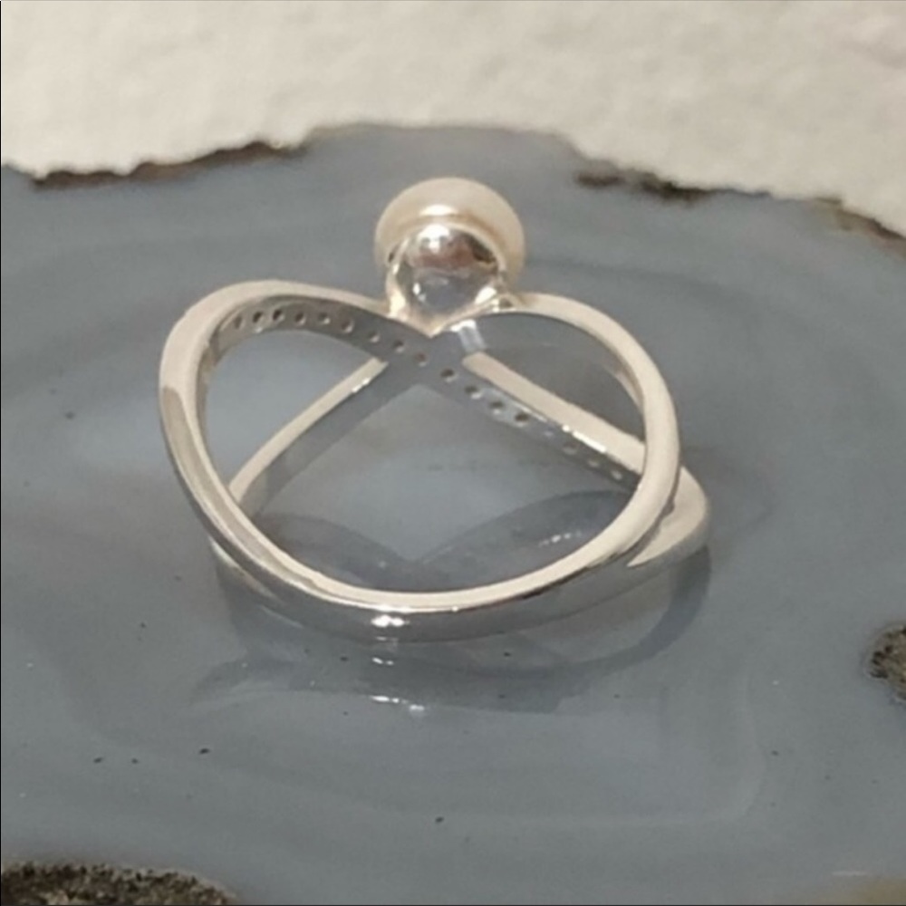 STERLING SILVER AND PEARL RING - Picture 4 of 7